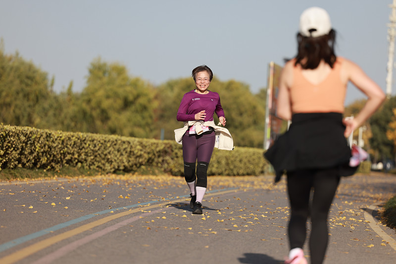 跑步1_副本.jpg 跑步1_副本.jpg